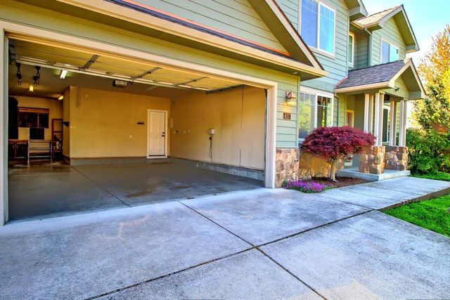 417 Stanford Avenue, Medford, OR 97504
