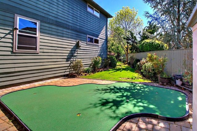 417 Stanford Avenue, Medford, OR 97504
