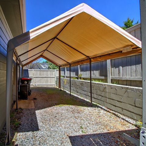417 Stanford Avenue, Medford, OR 97504
