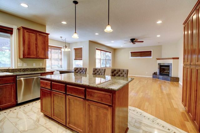 417 Stanford Avenue, Medford, OR 97504