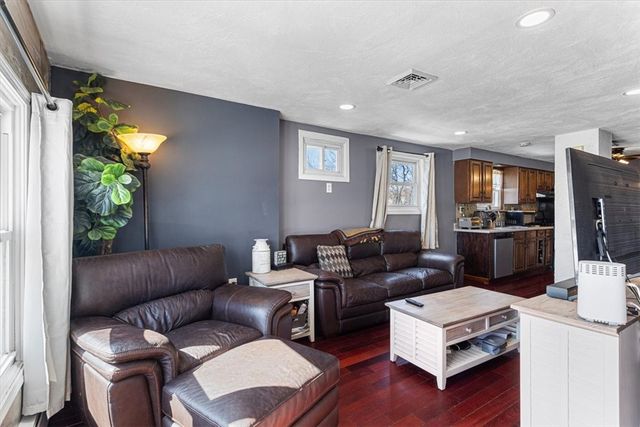 30 Packard Avenue, North Providence, RI 02911