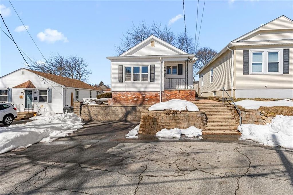 30 Packard Avenue, North Providence, RI 02911