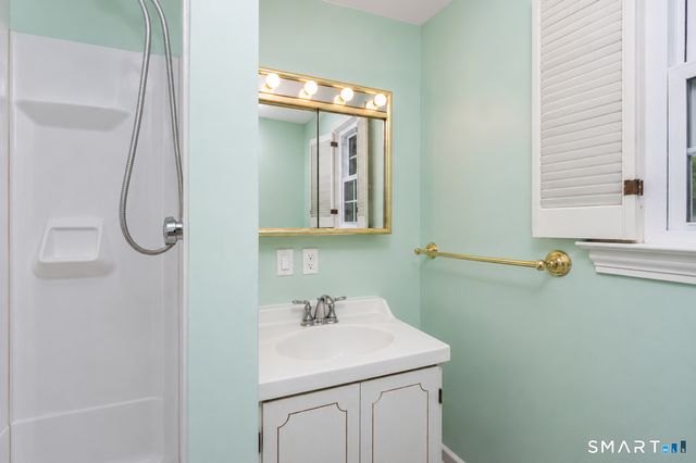 24 Sandhurst Drive, West Hartford, CT 06107
