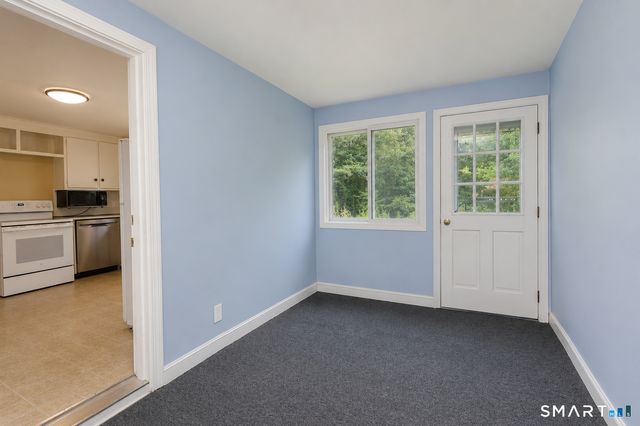 24 Sandhurst Drive, West Hartford, CT 06107