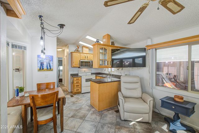 7750 E BROADWAY Road 724, Mesa, AZ 85208