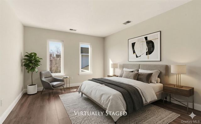 909 Fenway Road, Saint James, NY 11780