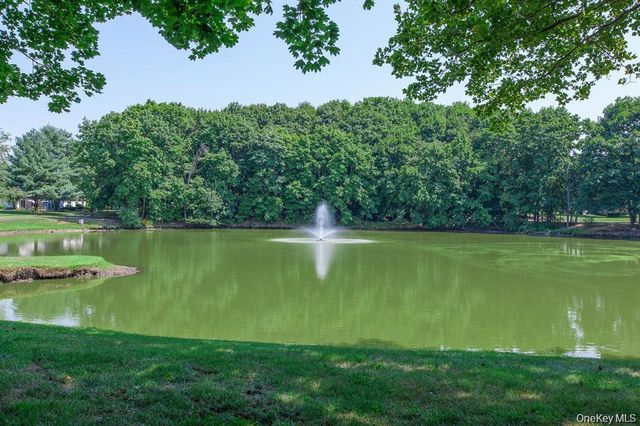 909 Fenway Road, Saint James, NY 11780