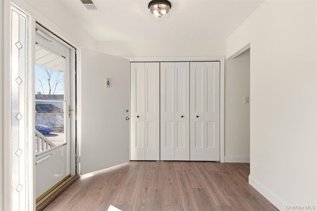 909 Fenway Road, Saint James, NY 11780