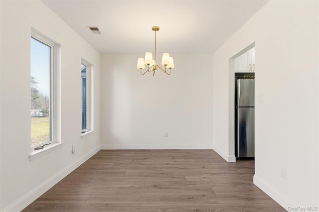 909 Fenway Road, Saint James, NY 11780