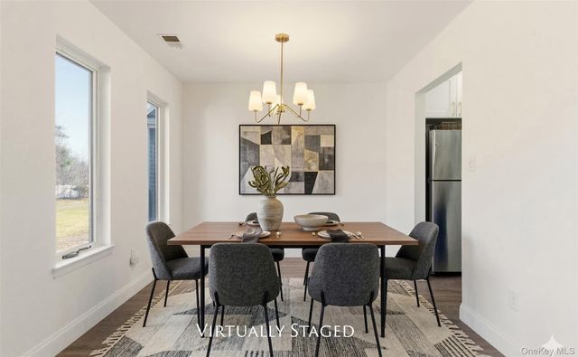 909 Fenway Road, Saint James, NY 11780