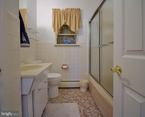 411 SHARP AVE, Glenolden, PA 19036