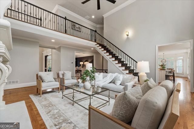 210 Ansley Close, Roswell, GA 30075