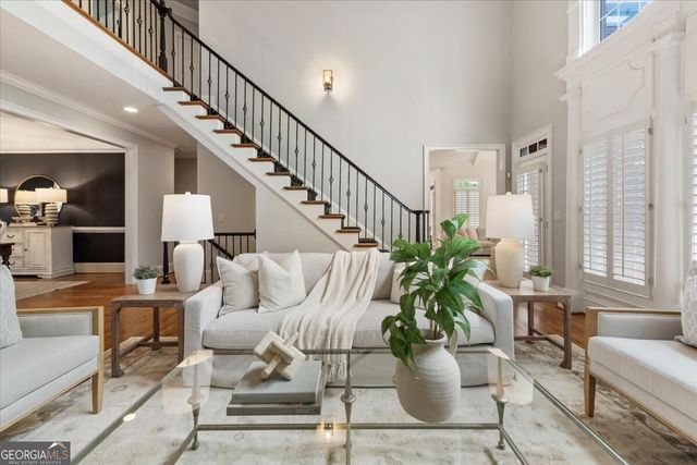 210 Ansley Close, Roswell, GA 30075