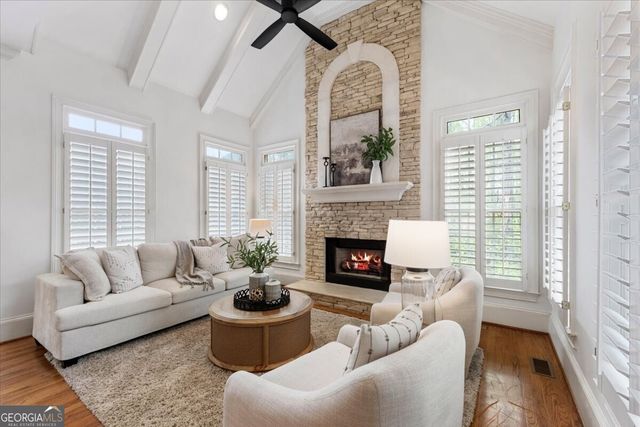 210 Ansley Close, Roswell, GA 30075