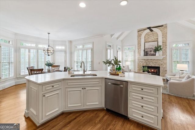 210 Ansley Close, Roswell, GA 30075