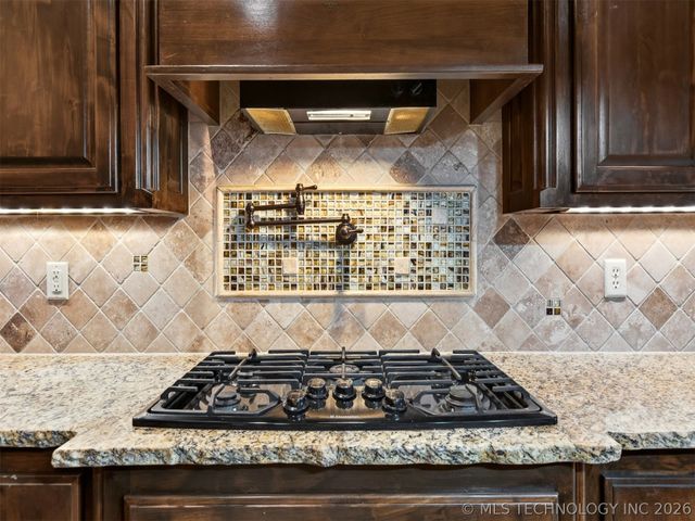 18961 Chickadee Court, Owasso, OK 74055