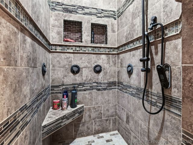 18961 Chickadee Court, Owasso, OK 74055