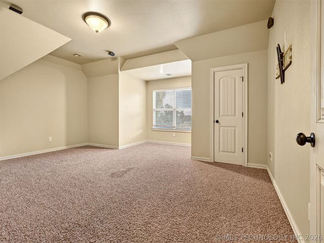 18961 Chickadee Court, Owasso, OK 74055