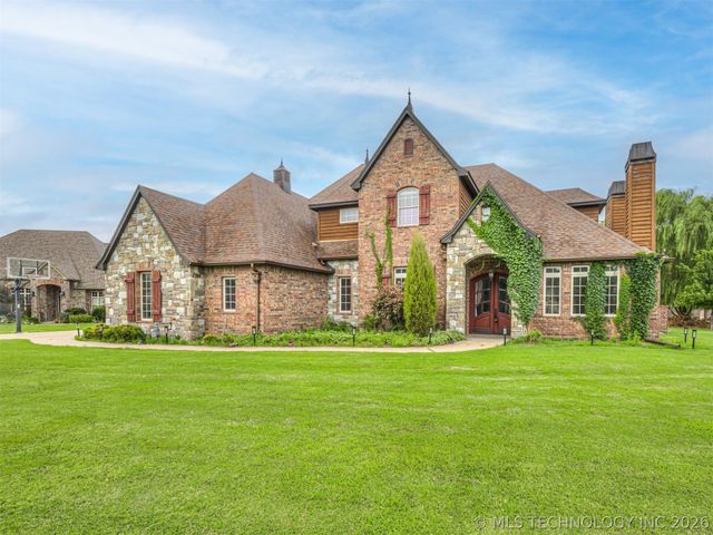 18961 Chickadee Court, Owasso, OK 74055