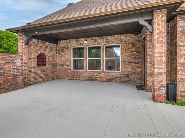 18961 Chickadee Court, Owasso, OK 74055