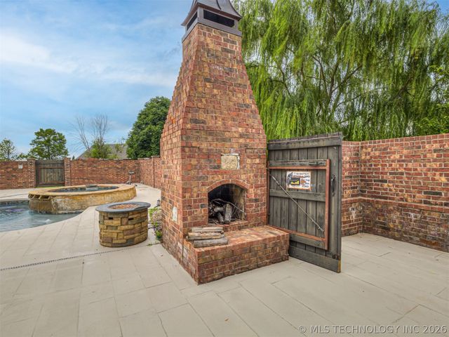 18961 Chickadee Court, Owasso, OK 74055