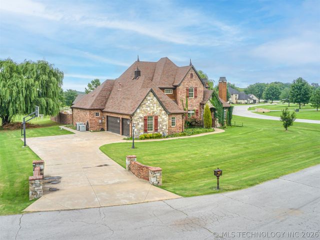 18961 Chickadee Court, Owasso, OK 74055