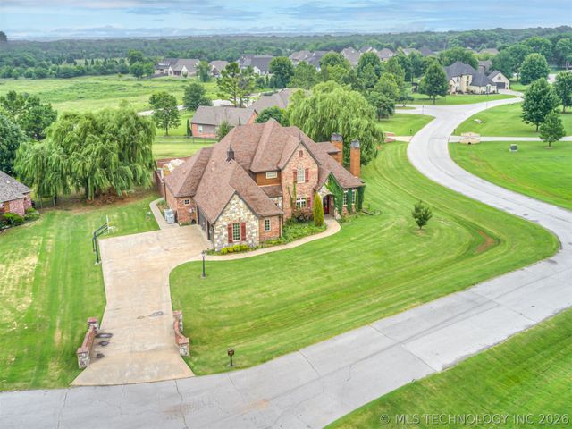 18961 Chickadee Court, Owasso, OK 74055