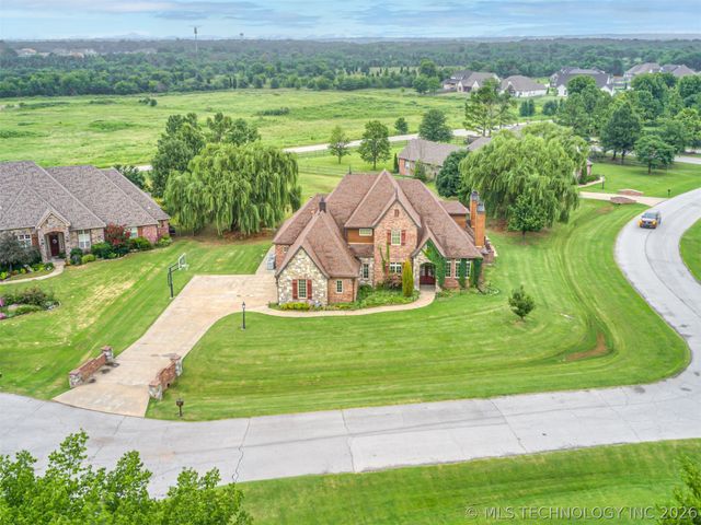 18961 Chickadee Court, Owasso, OK 74055