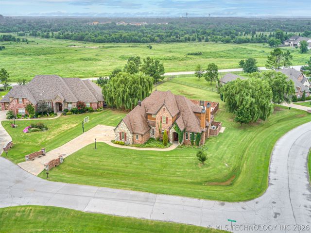 18961 Chickadee Court, Owasso, OK 74055