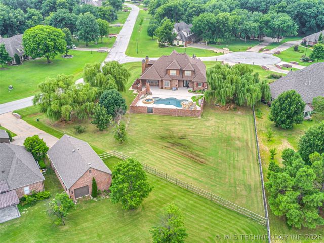 18961 Chickadee Court, Owasso, OK 74055