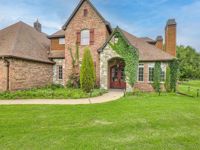 18961 Chickadee Court, Owasso, OK 74055