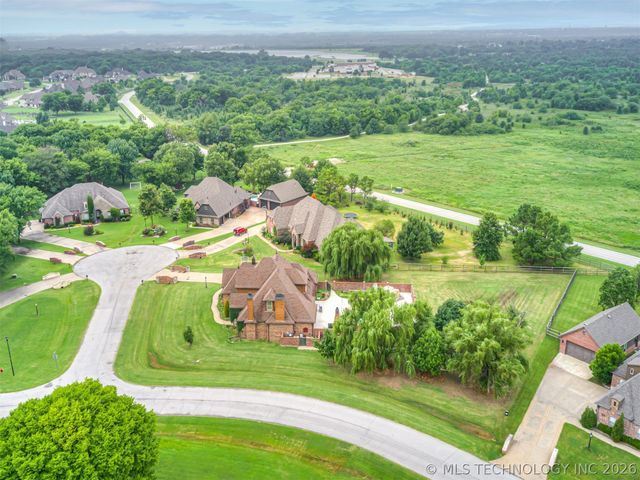 18961 Chickadee Court, Owasso, OK 74055