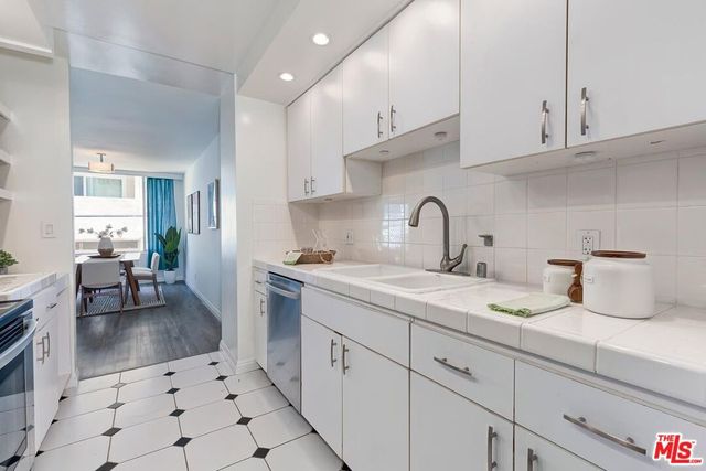1200 N Flores Street 209, West Hollywood, CA 90069