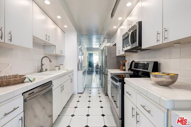 1200 N Flores Street 209, West Hollywood, CA 90069