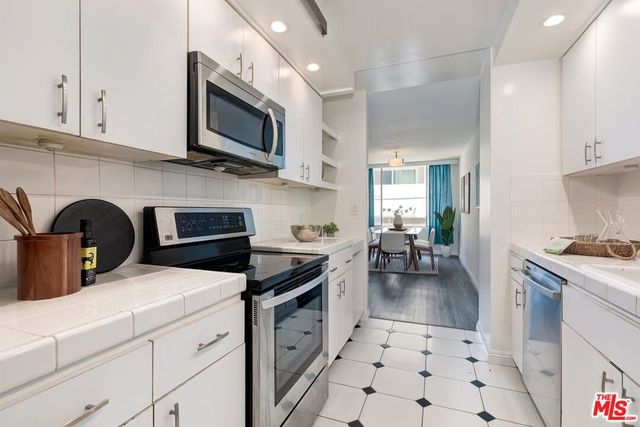 1200 N Flores Street 209, West Hollywood, CA 90069