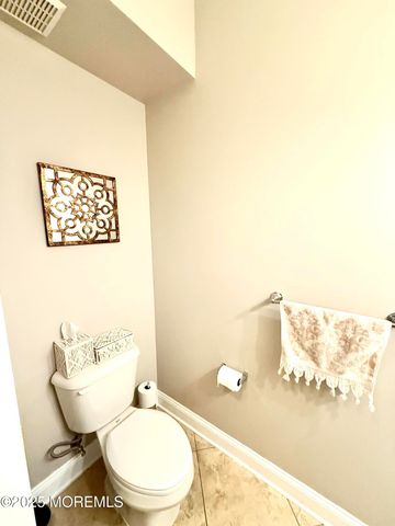 910 Abby Road, Middletown, NJ 07748
