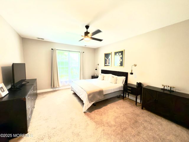 910 Abby Road, Middletown, NJ 07748