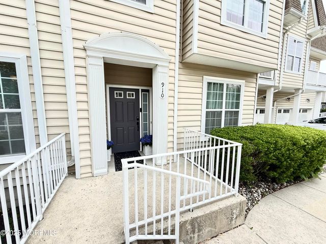 910 Abby Road, Middletown, NJ 07748