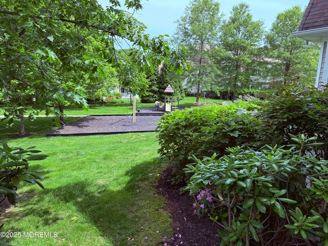 910 Abby Road, Middletown, NJ 07748