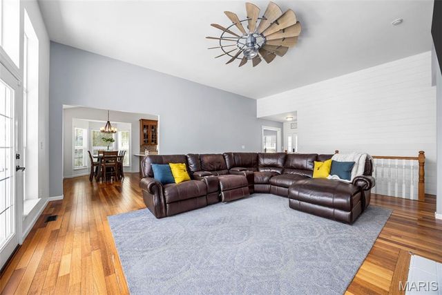 319 Lake Side View Lane, St Peters, MO 63376
