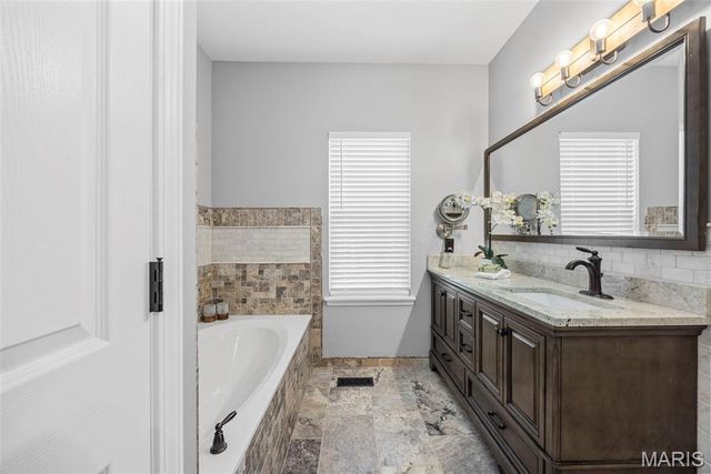 319 Lake Side View Lane, St Peters, MO 63376