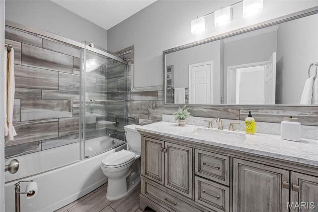 319 Lake Side View Lane, St Peters, MO 63376