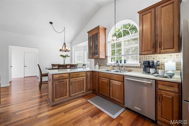 319 Lake Side View Lane, St Peters, MO 63376