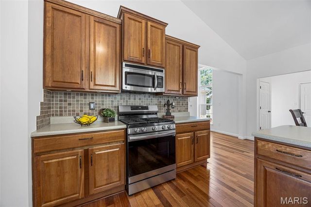 319 Lake Side View Lane, St Peters, MO 63376