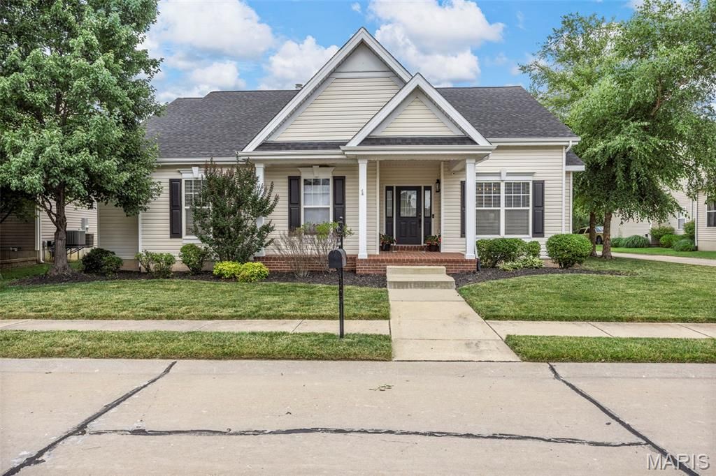 319 Lake Side View Lane, St Peters, MO 63376