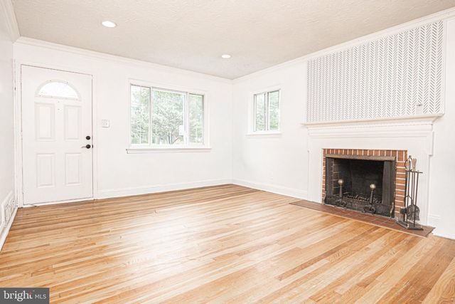 3242 HOLLY HILL DR, Falls Church, VA 22042