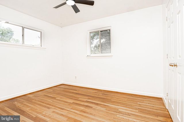 3242 HOLLY HILL DR, Falls Church, VA 22042
