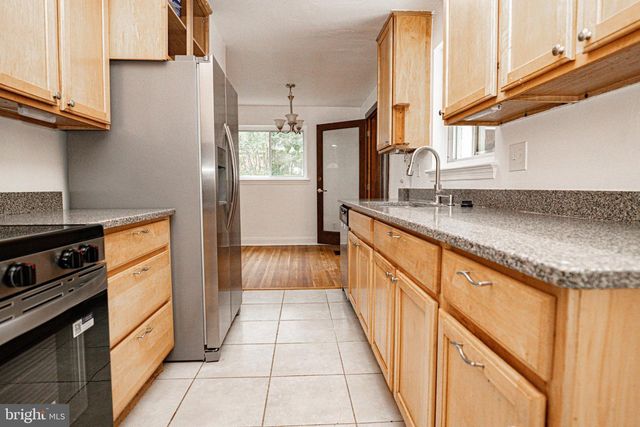 3242 HOLLY HILL DR, Falls Church, VA 22042