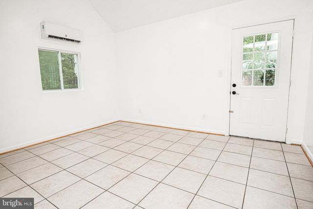 3242 HOLLY HILL DR, Falls Church, VA 22042