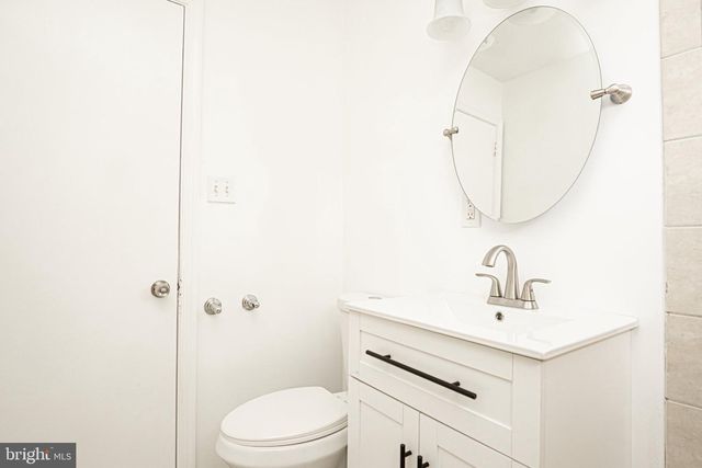 3242 HOLLY HILL DR, Falls Church, VA 22042